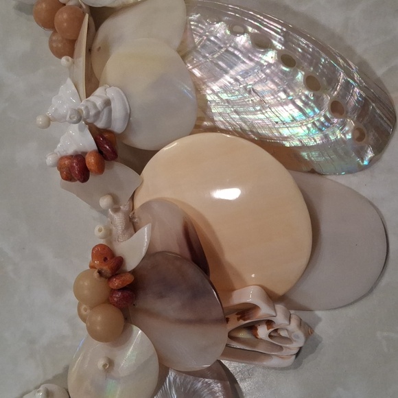 Beach shells necklace - Picture 3 of 7